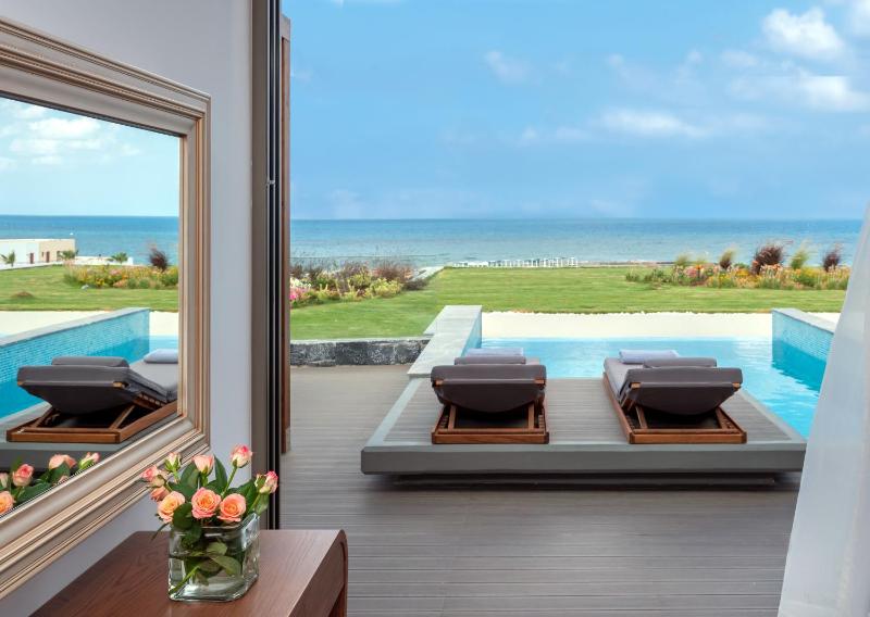 Premium Energy Suite Sea View with Private Pool and Soul Sauna image 1