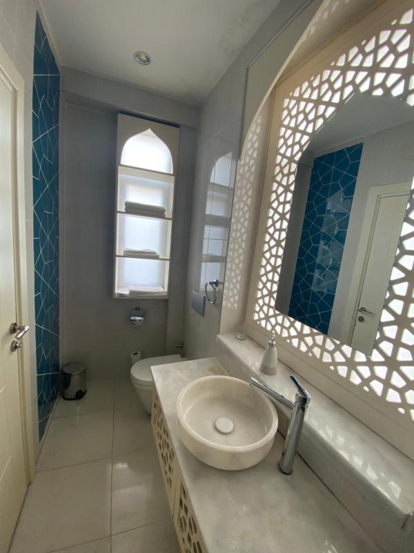 Deluxe Suite image 3