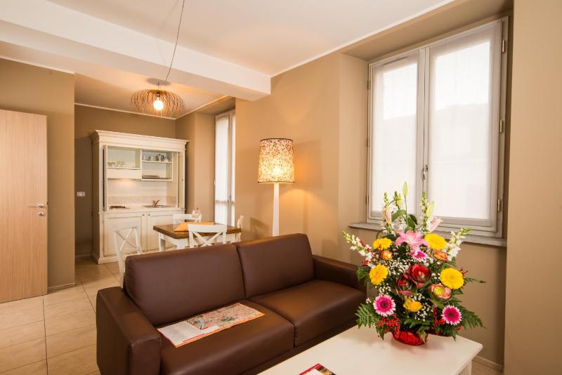 One-Bedroom Apartment image 2