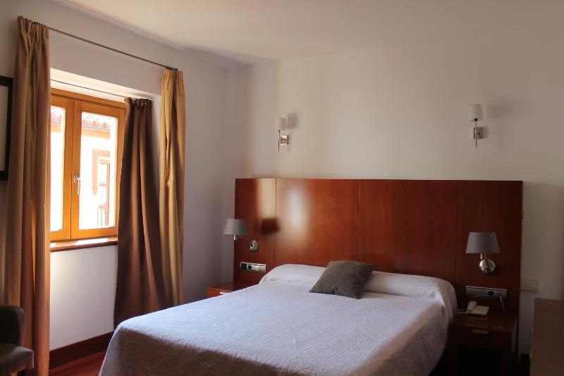 Standard Double Room image 1