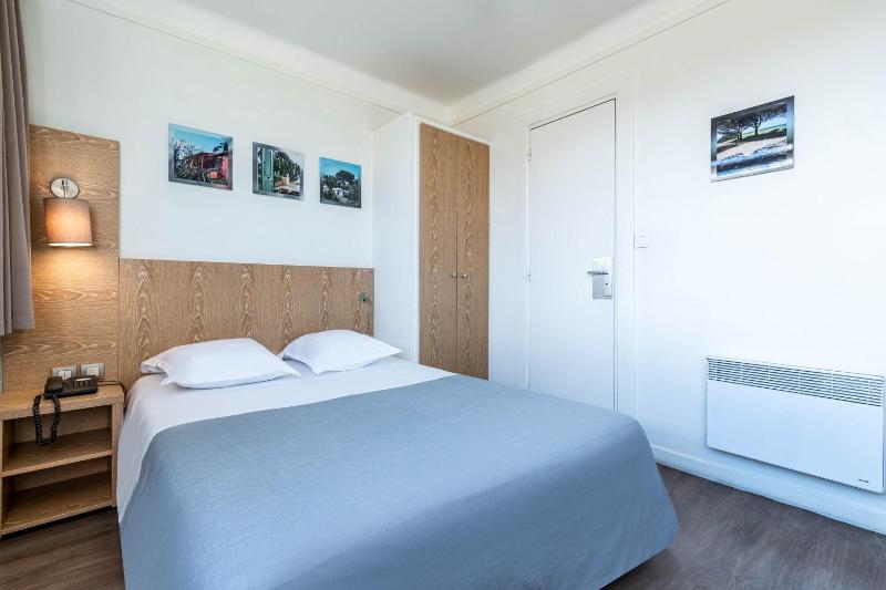 Double Room image 1