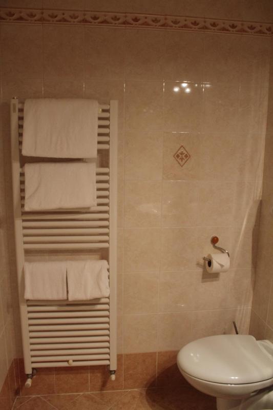 Small Double Room image 2