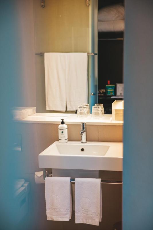 Junior Suite (Excluding entré Pool club) image 2