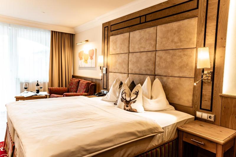 Deluxe Double Room Parking or Garden View image 1