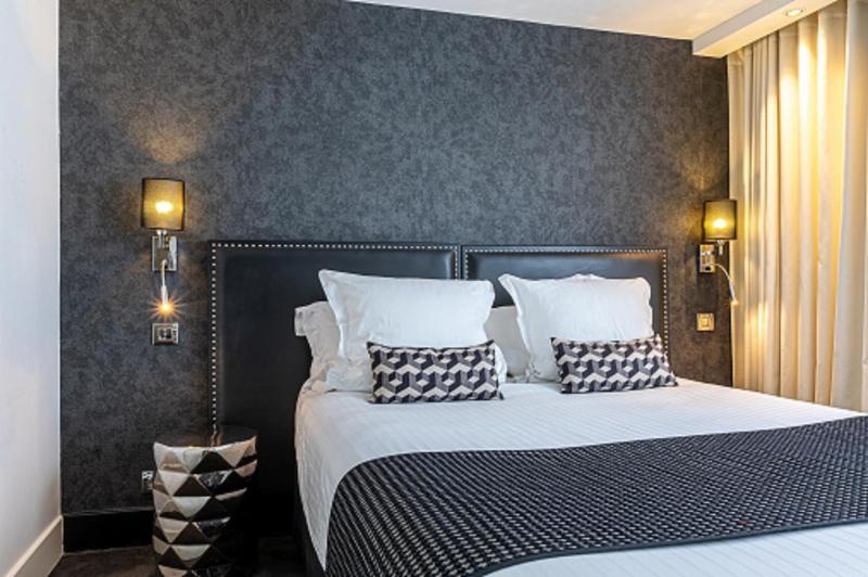 Superior Queen Room image 4