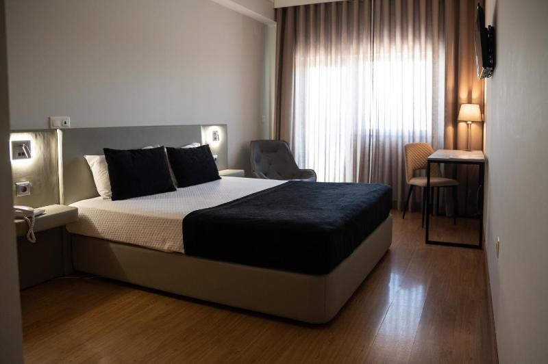 Superior Double Room image 3
