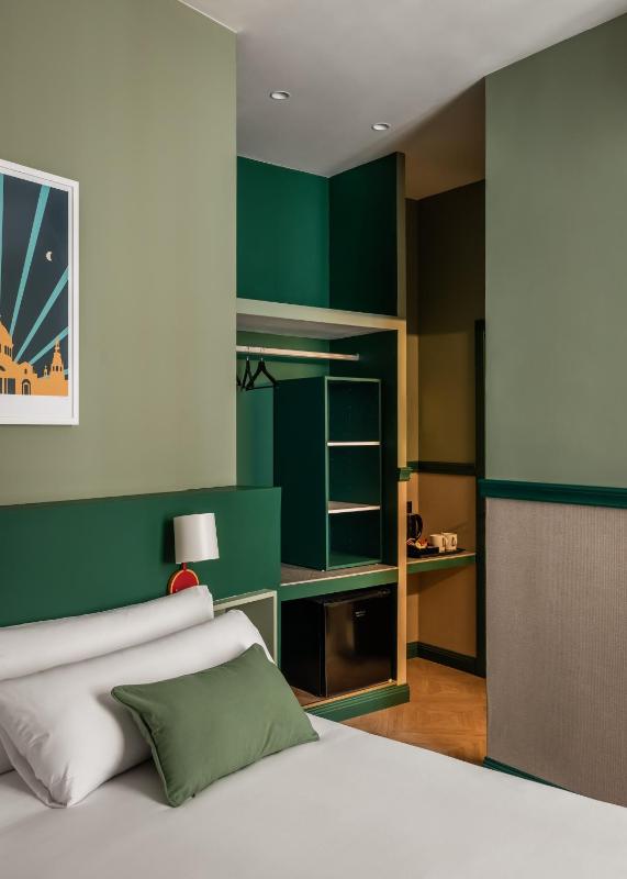 Superior Double Room image 3