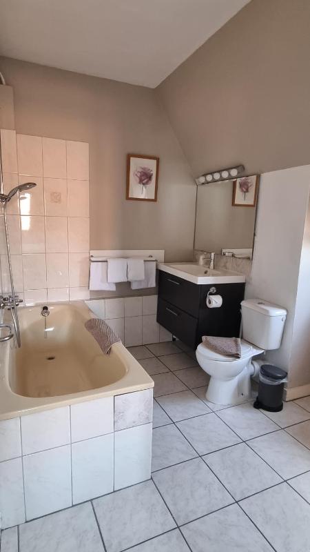 Budget Double Room image 2