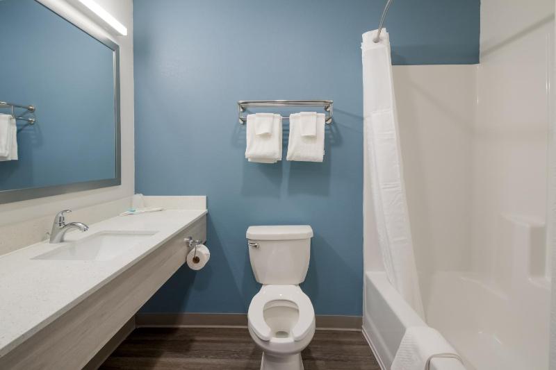 QUEEN SUITE image 3