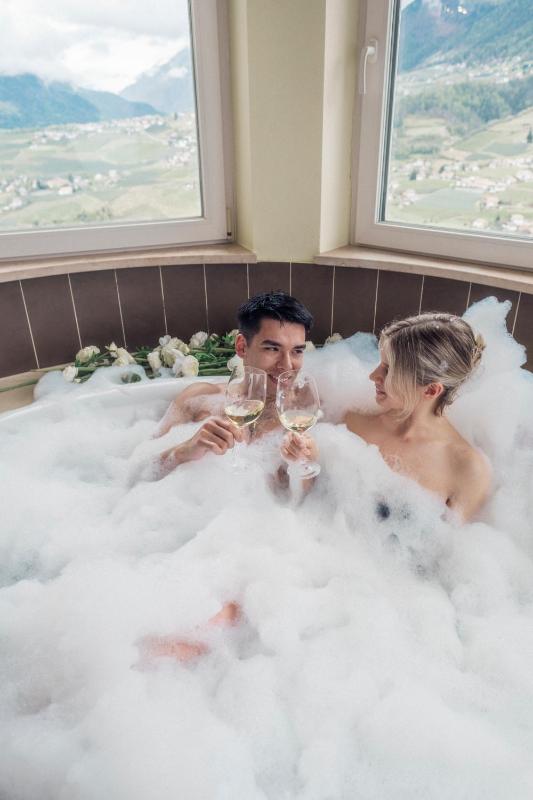 Loft Suite with Hot Tub image 2