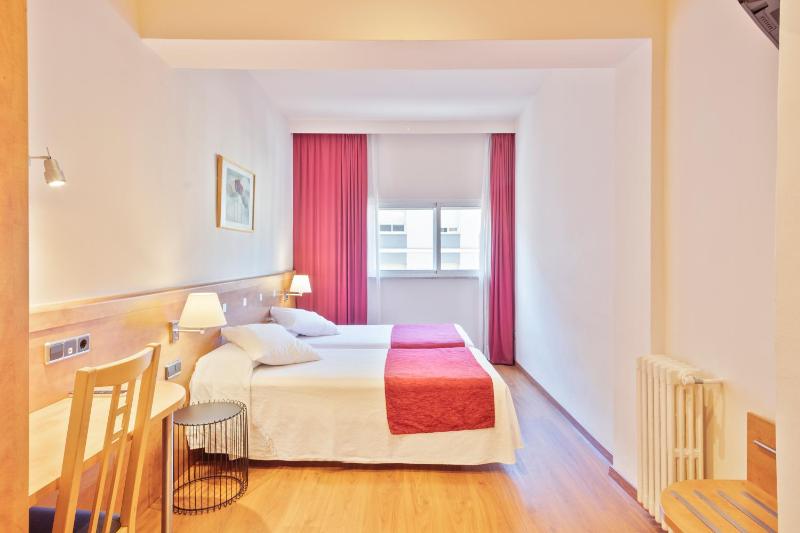 Quadruple Room image 2