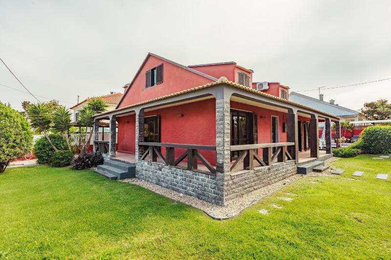 Five-Bedroom House image 3