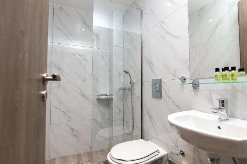 Budget Double Room image 2