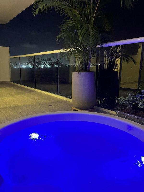 DQ505 Nuevo hermoso jacuzzi priv - image 9