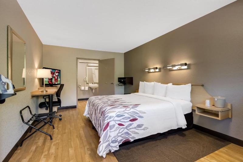  Superior King Room Disability Access Roll-In Shower Smoke Free