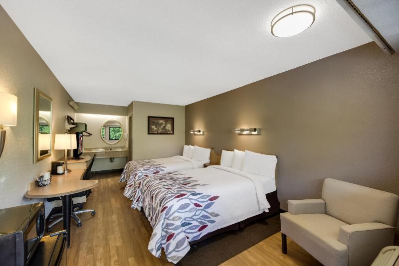 Deluxe Room with Two Double Beds Smoke Free image 1