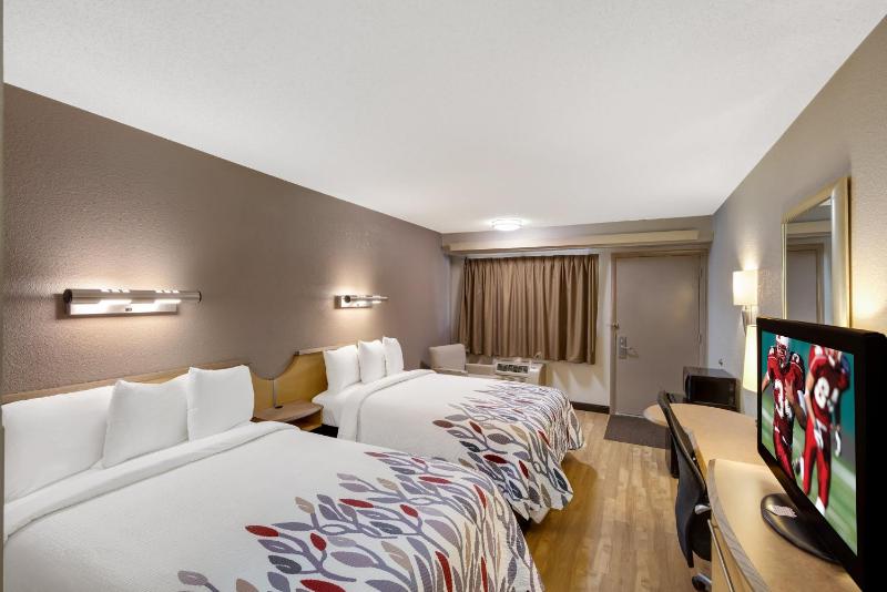 Deluxe Room with Two Double Beds Smoke Free image 3