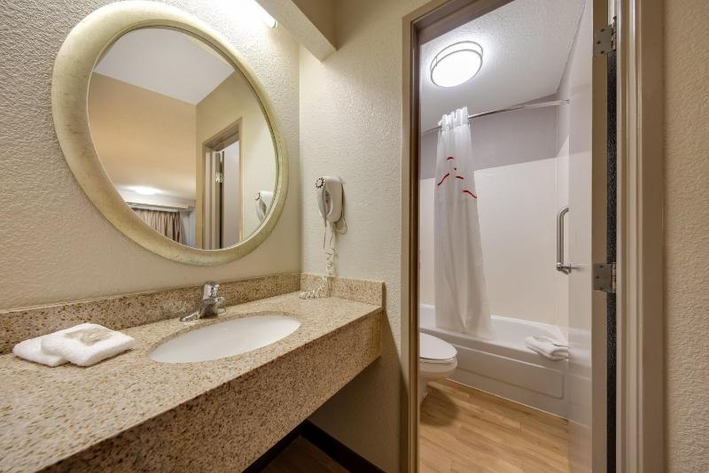 Deluxe Room with Two Double Beds Smoke Free image 2