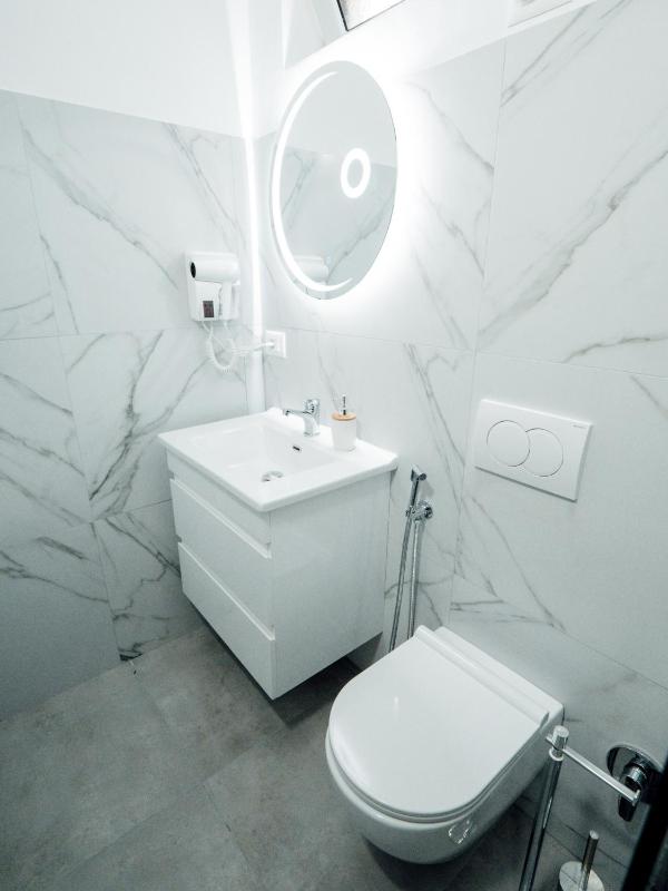Dionis House - image 8