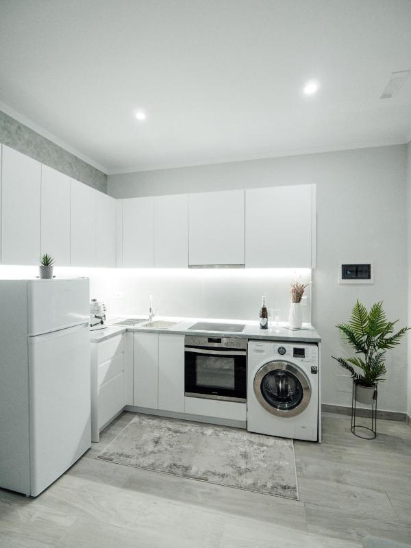 Dionis House - image 4
