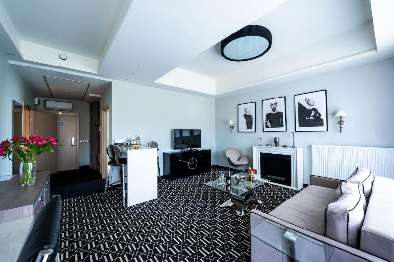 One-Bedroom Apartment image 1