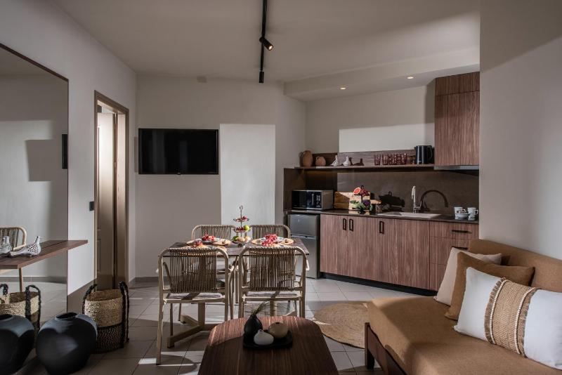 One Bedroom Apartment with Sea View image 1