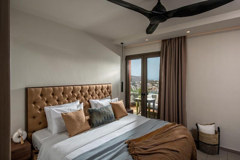 One Bedroom Apartment with Sea View image 4