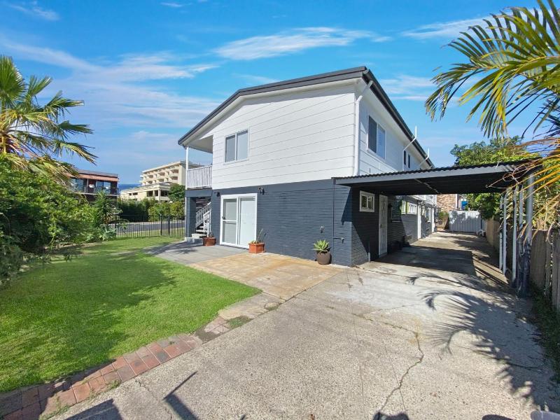 Shoal Bay Beach House One - image 27