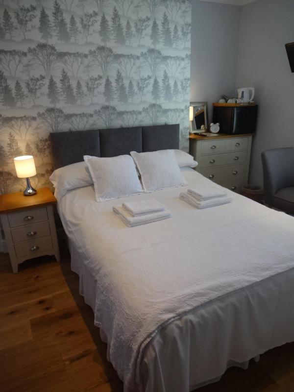 Double Room image 3