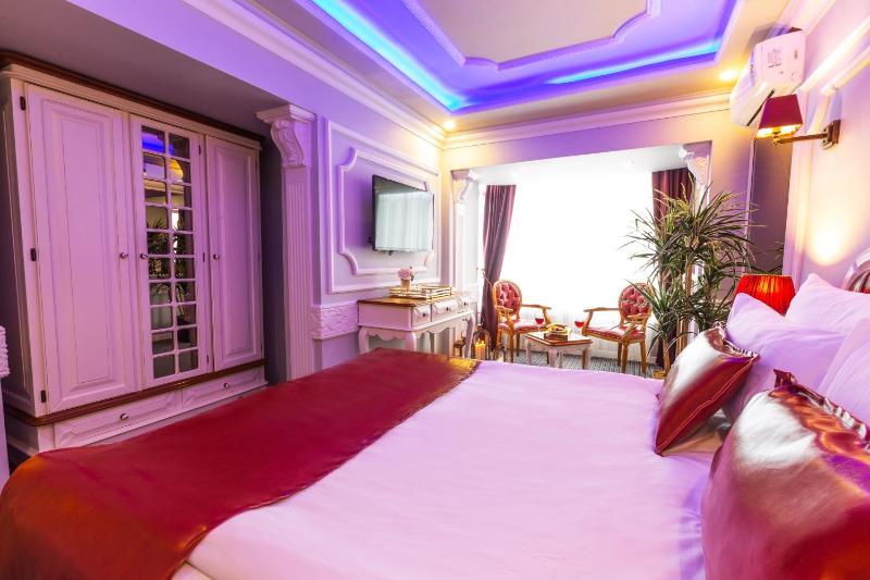 Superior Double or Twin Room image 3