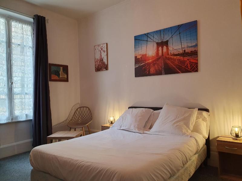 Double Room image 3