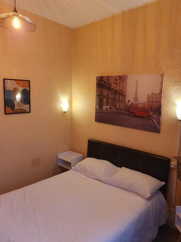 Double Room image 4