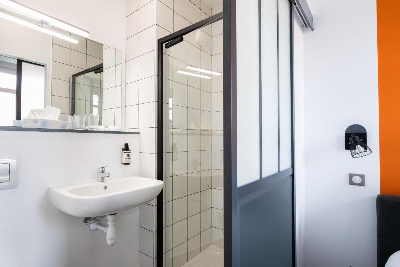 Double Room image 1