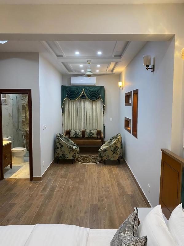 Single Room image 2