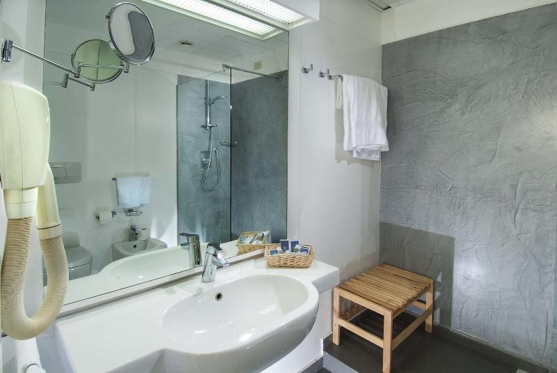 Standard Room Sea Front image 4
