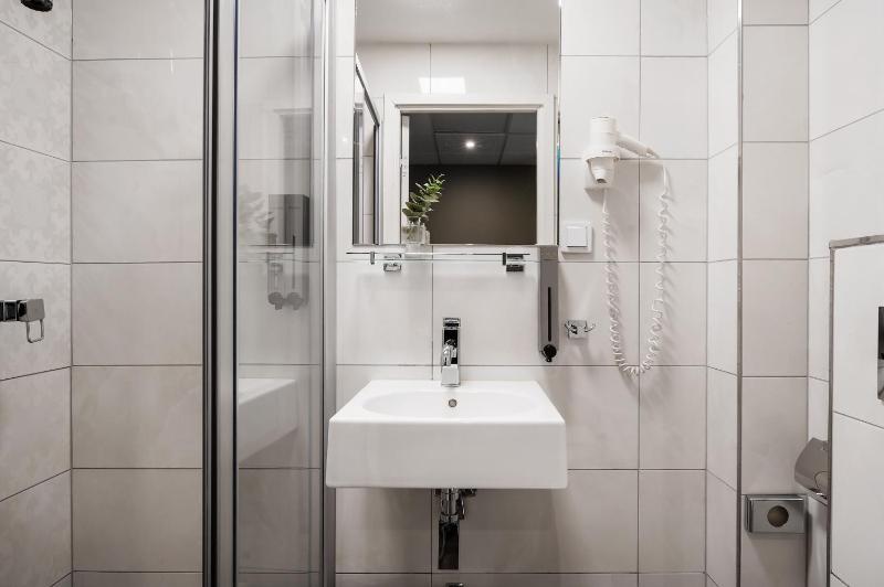 Double Room without Window - Disability Access image 2