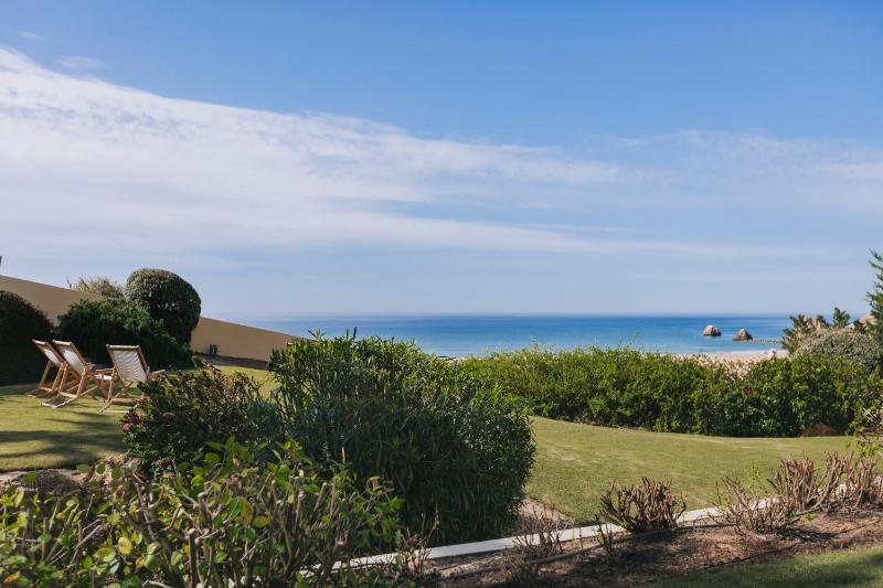 Deluxe Double Room with Sea View image 4