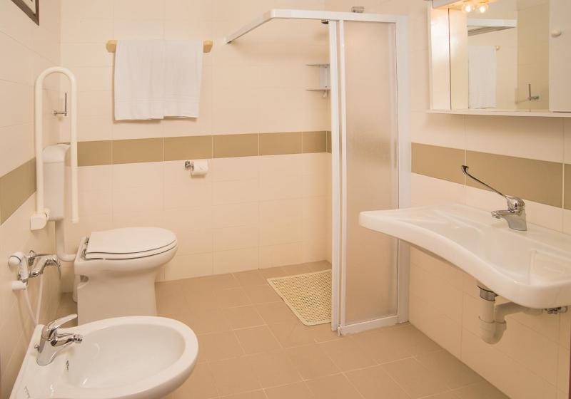 Triple Room with Balcony image 2