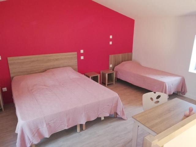 Family Room image 4