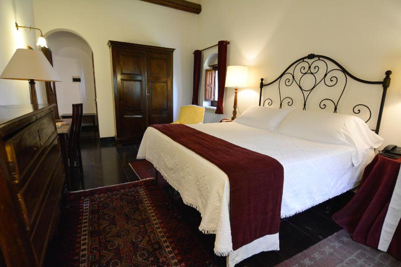 Superior Triple Room image 2