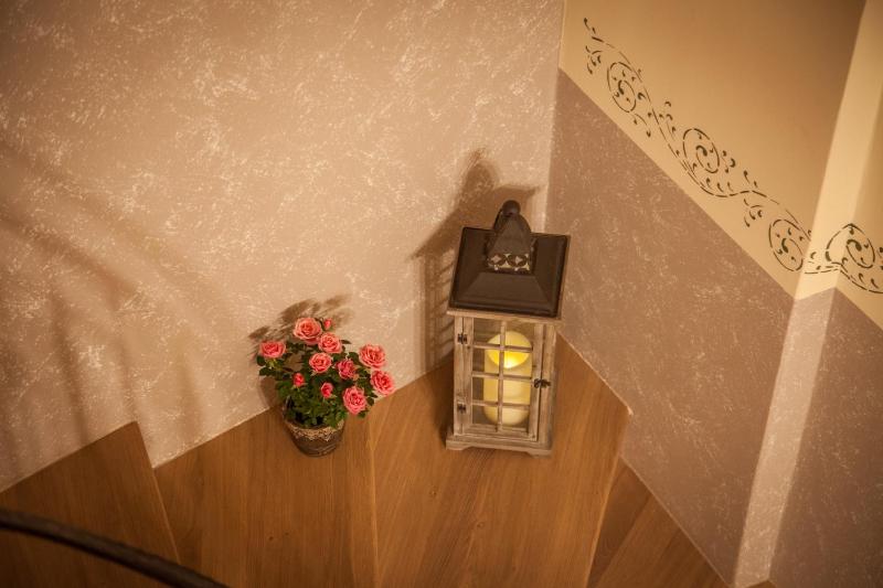 Double Room with Balcony image 3