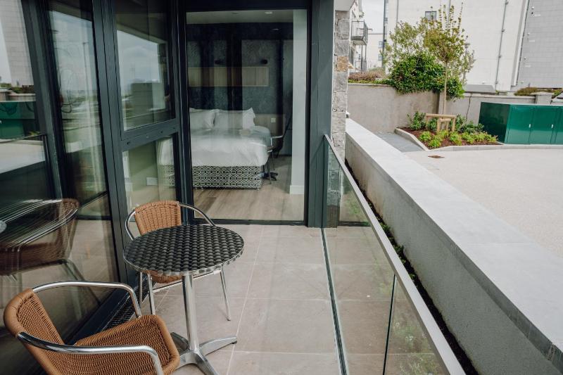 Shoreline Apartments - image 12