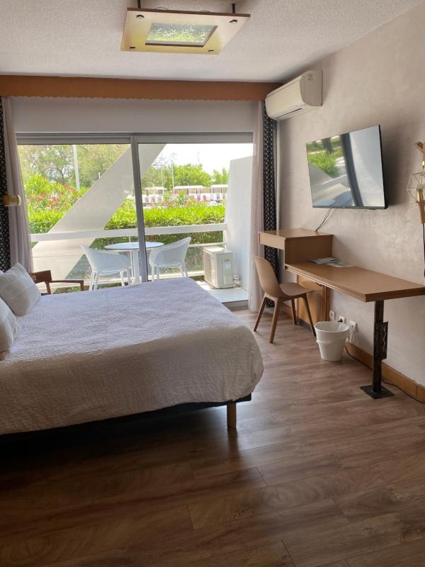 Double Room - Disability Access image 3