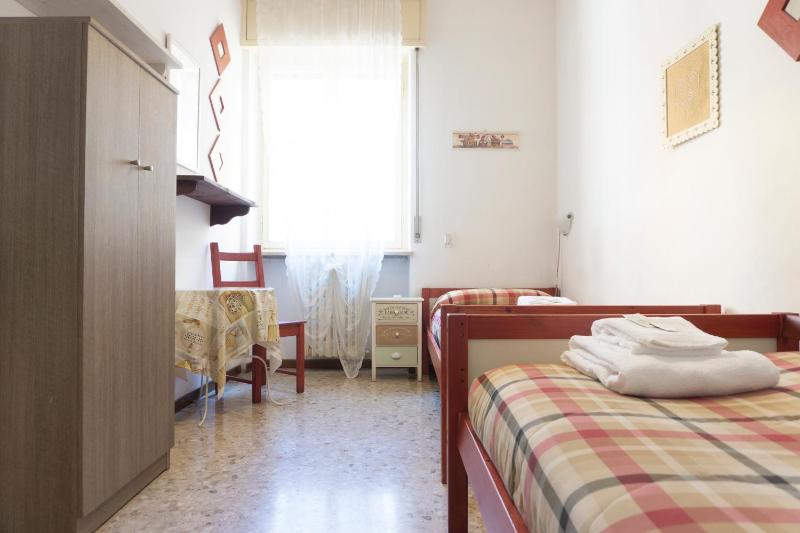 Re Lear - 4 bedrooms Apartment - image 10