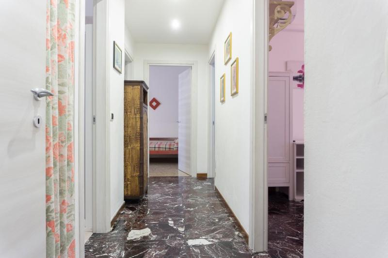 Re Lear - 4 bedrooms Apartment - image 14