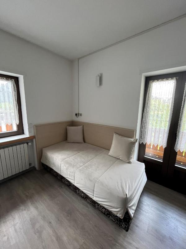 Double  Room image 3