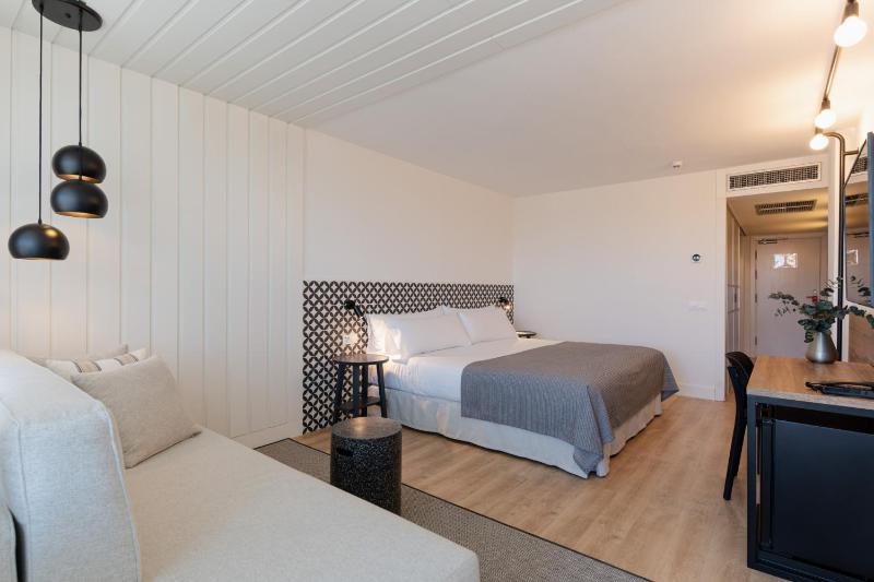 Double or Twin Room with Terrace image 4