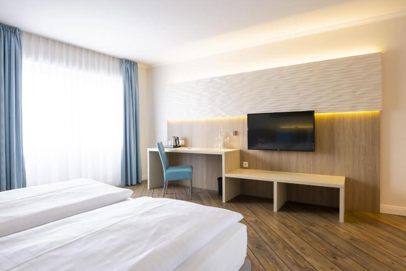 Hotel IV Jahreszeiten Lubeck - image 5