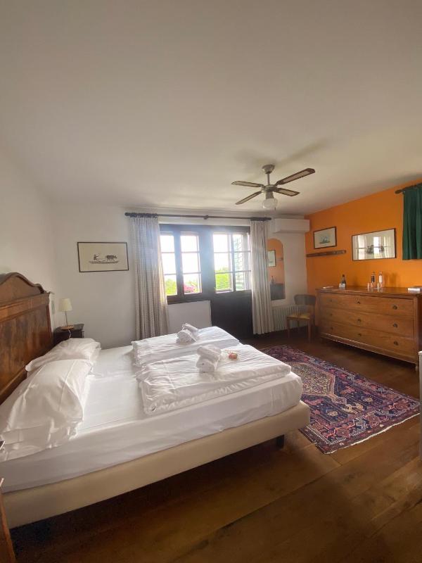 Double Room image 3