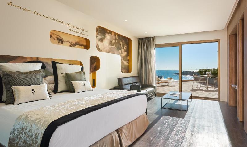 Junior Suite with Sea View image 1